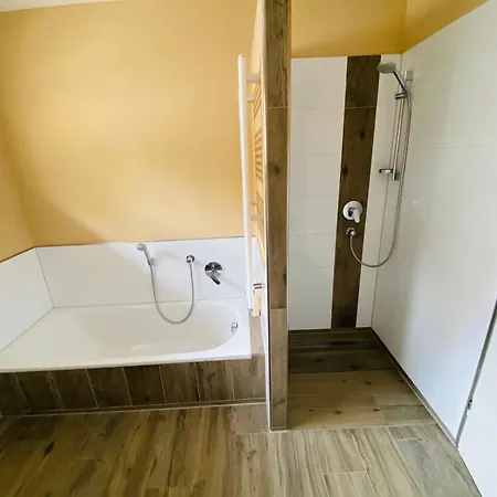 Big I 4 I 6 Beds I 120 Sqm I Fast Internet Paderborn