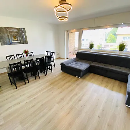 Big I 4 I 6 Beds I 120 Sqm I Fast Internet Apartmán