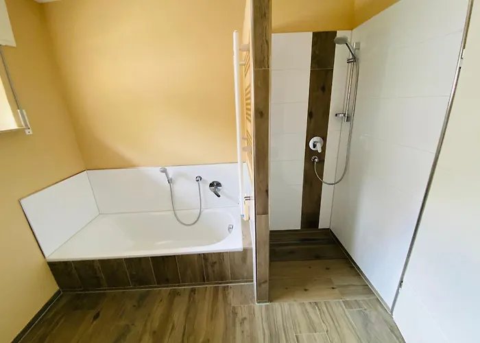 Big I 4 I 6 Beds I 120 Sqm I Fast Internet Paderborn