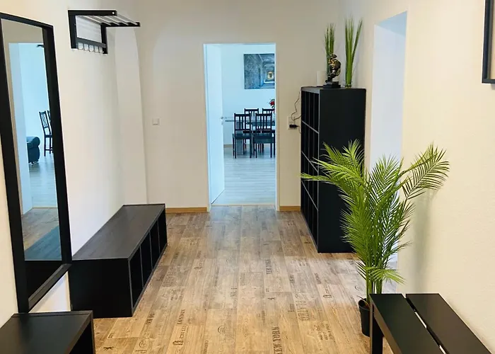 Big I 4 I 6 Beds I 120 Sqm I Fast Internet Appartement