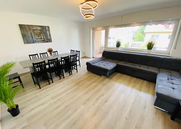 Big I 4 I 6 Beds I 120 Sqm I Fast Internet Appartement